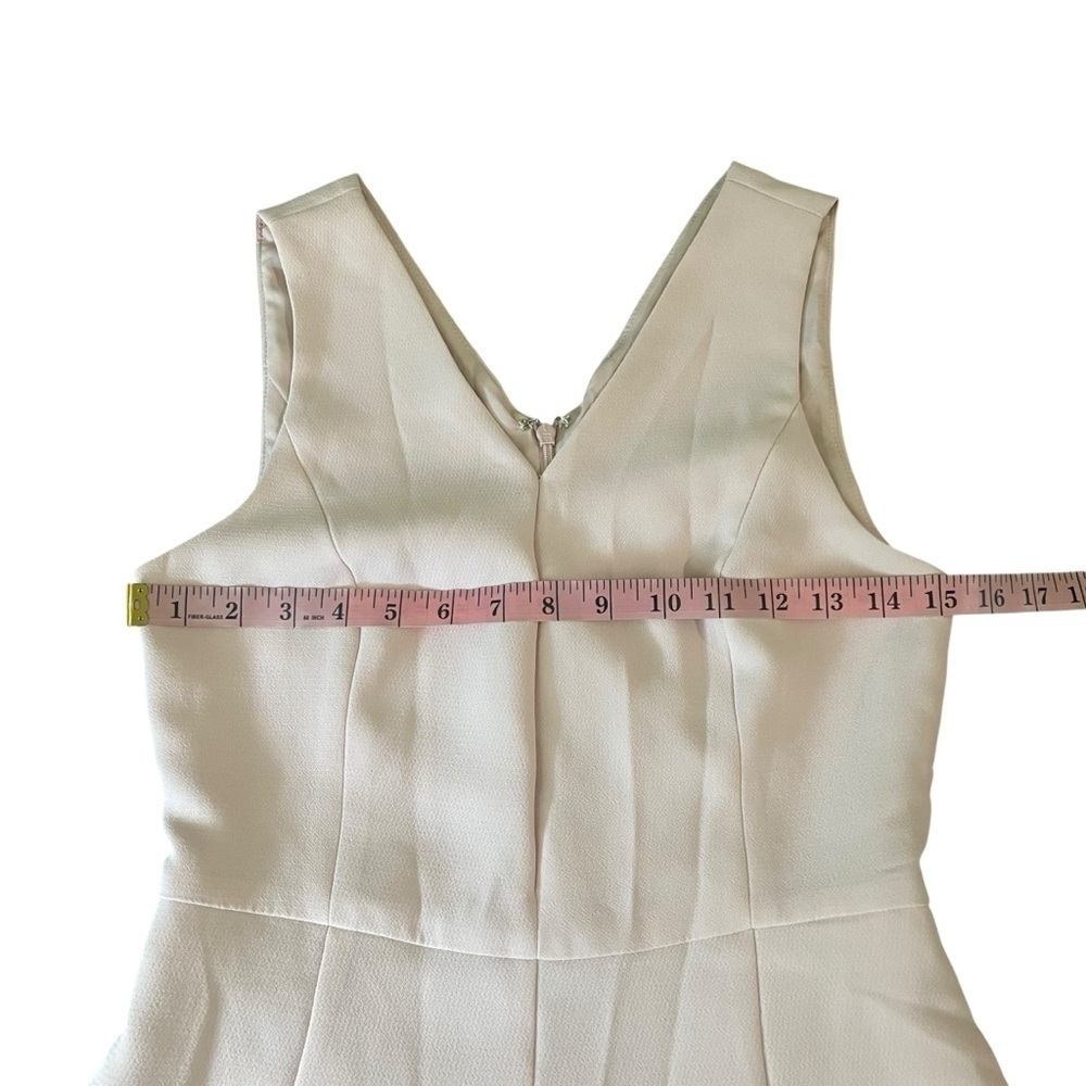 NWT BCBGGeneration Rose Colored Pink Sleeveless V-Neck Romper Size 4 - Picture 4 of 7